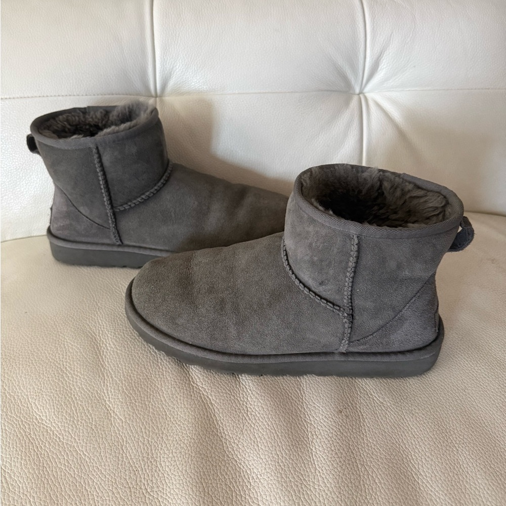 UGG Classic Mini II grey size 8